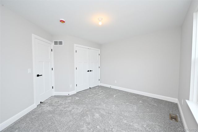 486 Green Hill Lane, Lake Orion Village, MI 48360