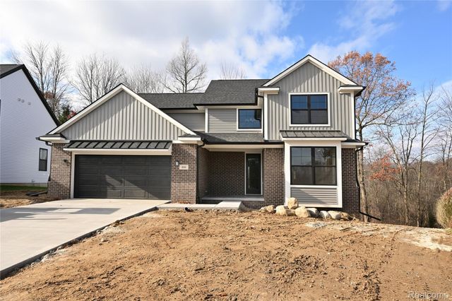 486 Green Hill Lane, Lake Orion Village, MI 48360