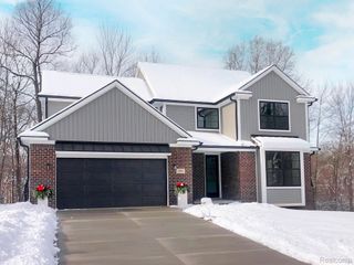 486 Green Hill Lane, Lake Orion Village, MI 48360