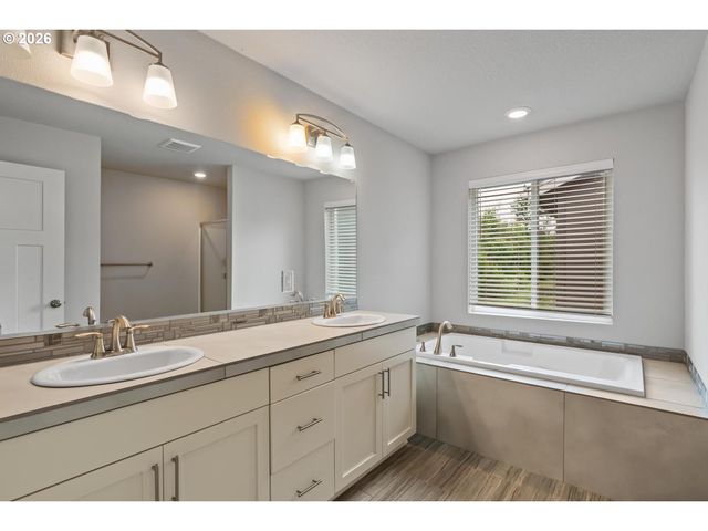 11509 Ne 138TH Ave, Brush Prairie, WA 98606