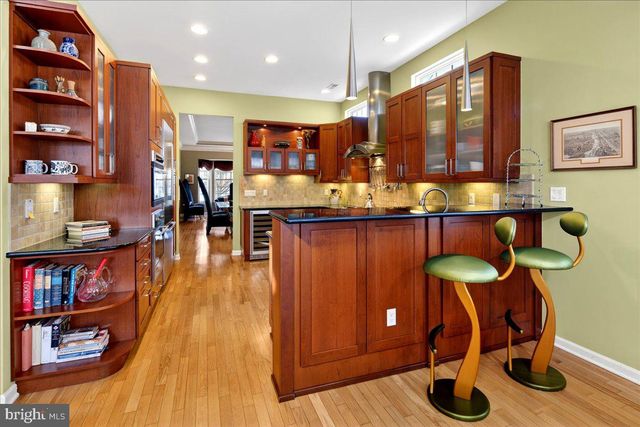 38 EDGEMERE DRIVE, Kendall Park, NJ 08824