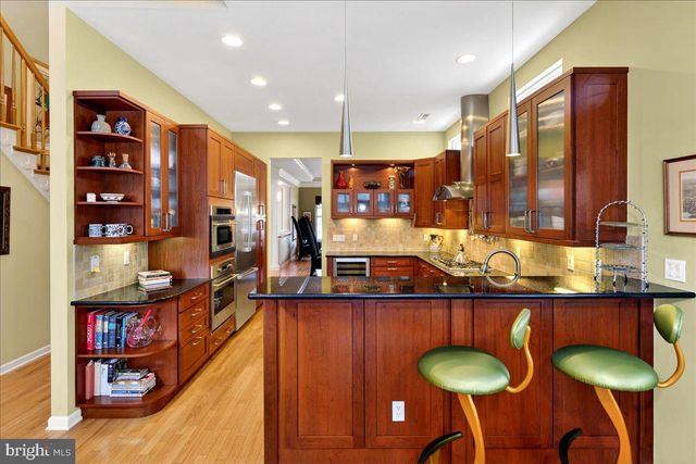 38 EDGEMERE DRIVE, Kendall Park, NJ 08824