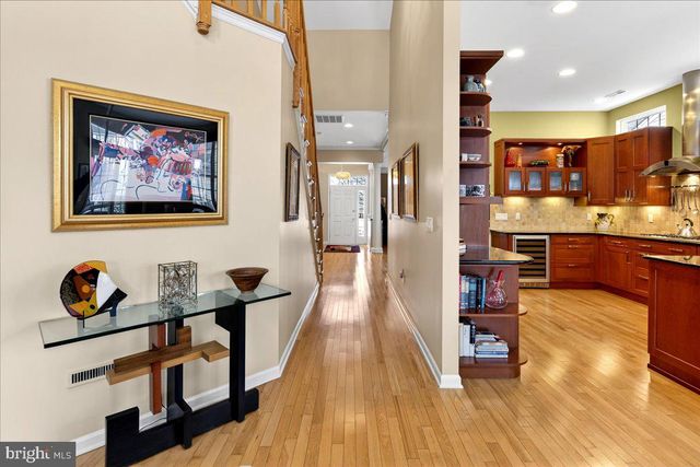 38 EDGEMERE DRIVE, Kendall Park, NJ 08824