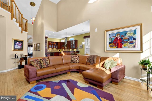 38 EDGEMERE DRIVE, Kendall Park, NJ 08824