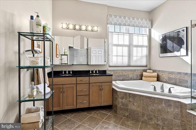 38 EDGEMERE DRIVE, Kendall Park, NJ 08824