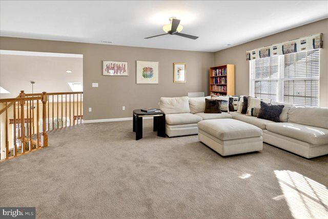 38 EDGEMERE DRIVE, Kendall Park, NJ 08824