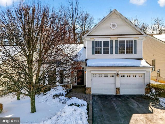 38 EDGEMERE DRIVE, Kendall Park, NJ 08824