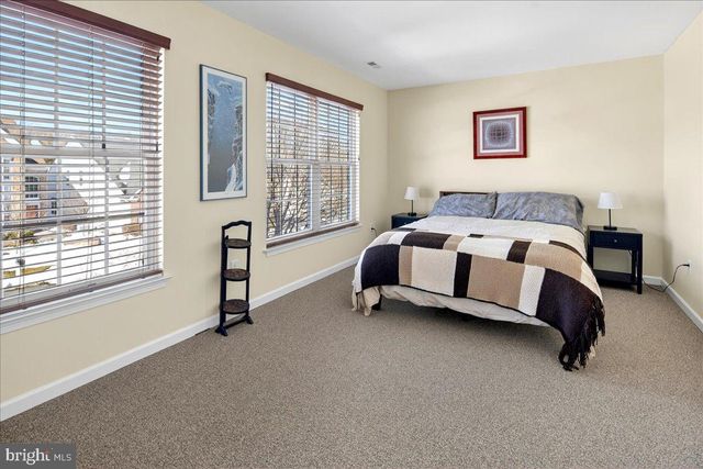 38 EDGEMERE DRIVE, Kendall Park, NJ 08824