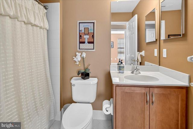 38 EDGEMERE DRIVE, Kendall Park, NJ 08824