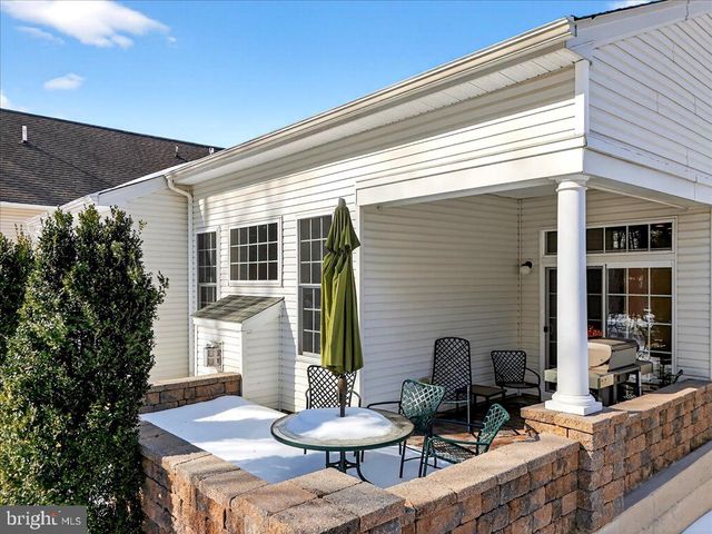 38 EDGEMERE DRIVE, Kendall Park, NJ 08824