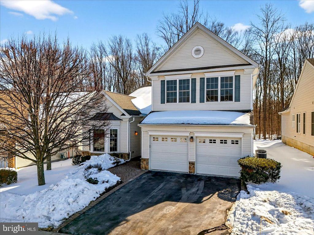 38 EDGEMERE DRIVE, Kendall Park, NJ 08824