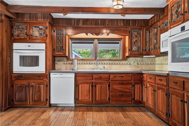 13721 Spring Street, Burton, OH 44021