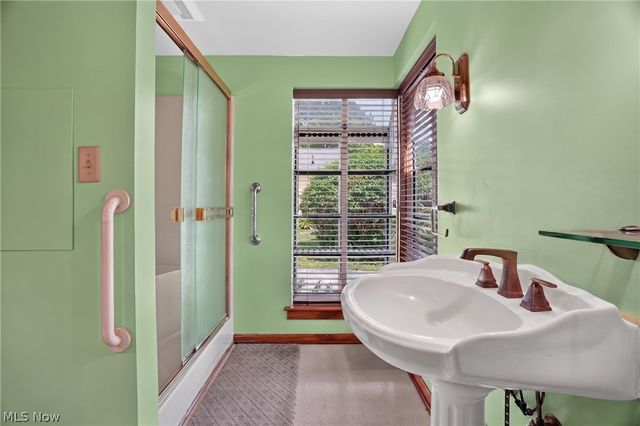 13721 Spring Street, Burton, OH 44021