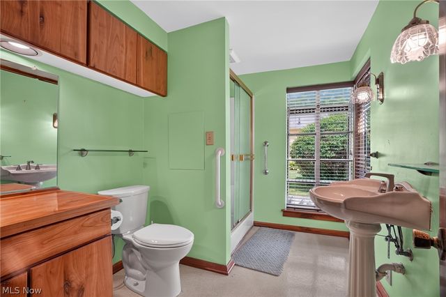 13721 Spring Street, Burton, OH 44021