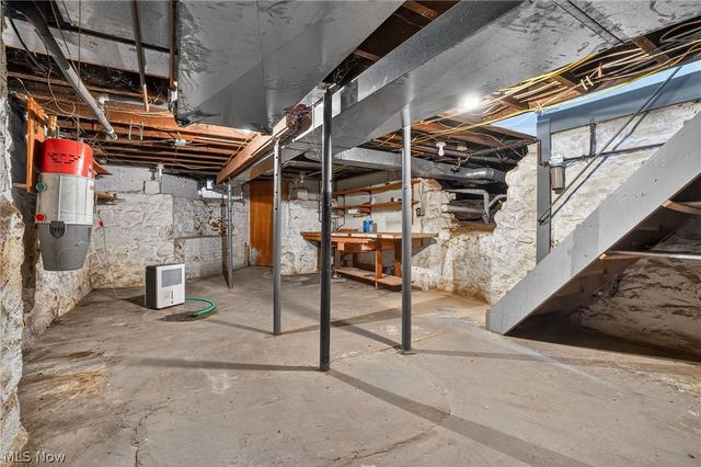 13721 Spring Street, Burton, OH 44021