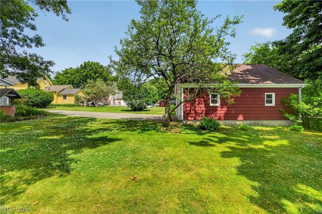 13721 Spring Street, Burton, OH 44021