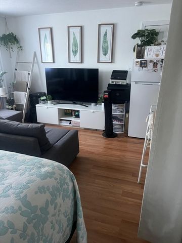 747 River St 2, Haverhill, MA 01832