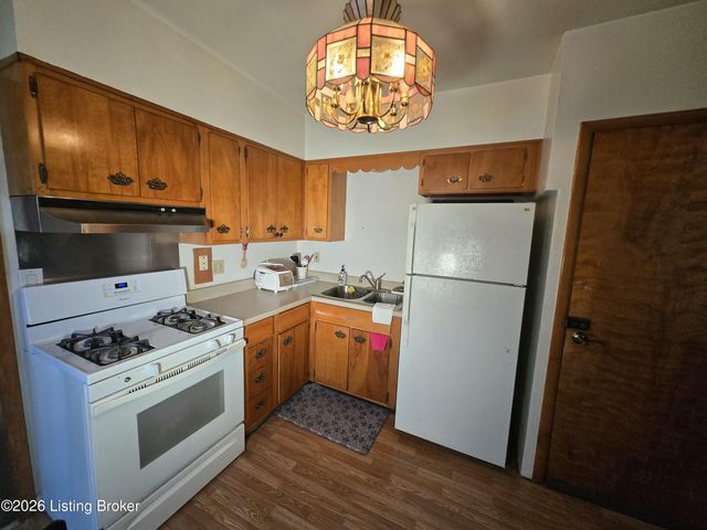 4035 Blanton Ln, Louisville, KY 40216