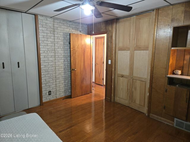 4035 Blanton Ln, Louisville, KY 40216