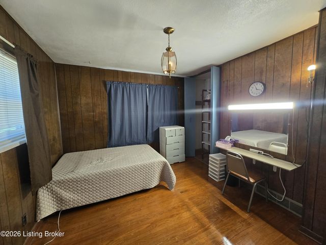 4035 Blanton Ln, Louisville, KY 40216