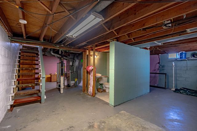 4035 Blanton Ln, Louisville, KY 40216
