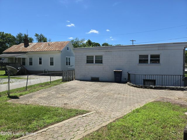 4035 Blanton Ln, Louisville, KY 40216