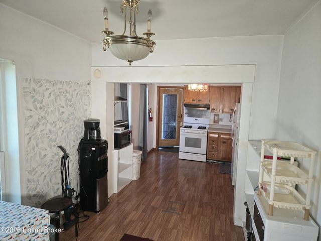 4035 Blanton Ln, Louisville, KY 40216