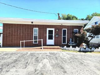 4035 Blanton Ln, Louisville, KY 40216