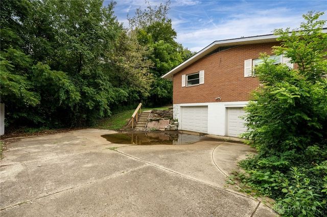 190 Oakridge Drive, Springfield, OH 45504