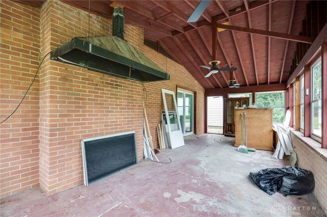 190 Oakridge Drive, Springfield, OH 45504