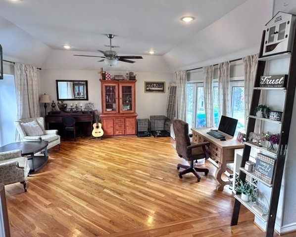 807 Trochta Street, El Campo, TX 77437