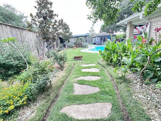 807 Trochta Street, El Campo, TX 77437