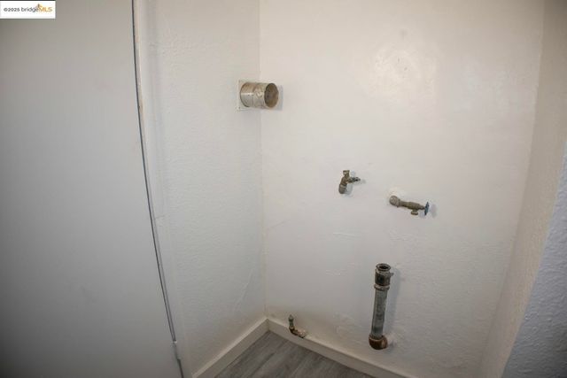 6921 Flora ST, Oakland, CA 94621