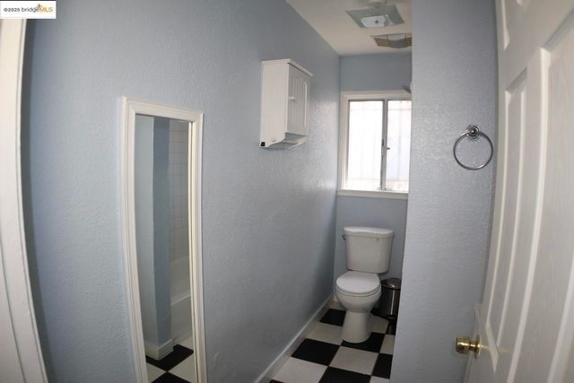 6921 Flora ST, Oakland, CA 94621