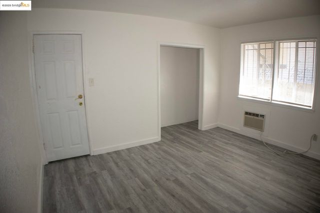 6921 Flora ST, Oakland, CA 94621