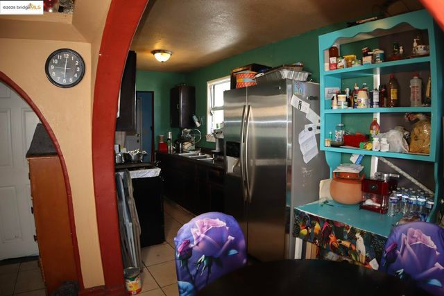 6921 Flora ST, Oakland, CA 94621
