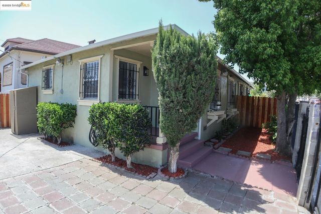 6921 Flora ST, Oakland, CA 94621