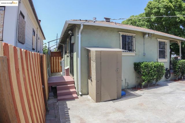 6921 Flora ST, Oakland, CA 94621