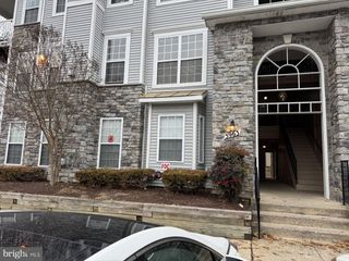5963 FOUNDERS HILL DR #201, Alexandria, VA 22310