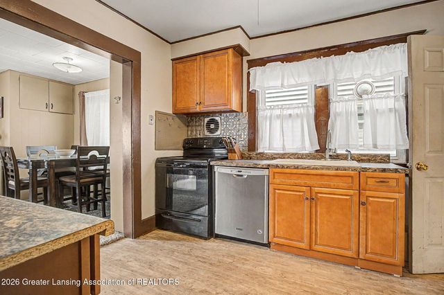 216 Rosamond Street, Lansing, MI 48912
