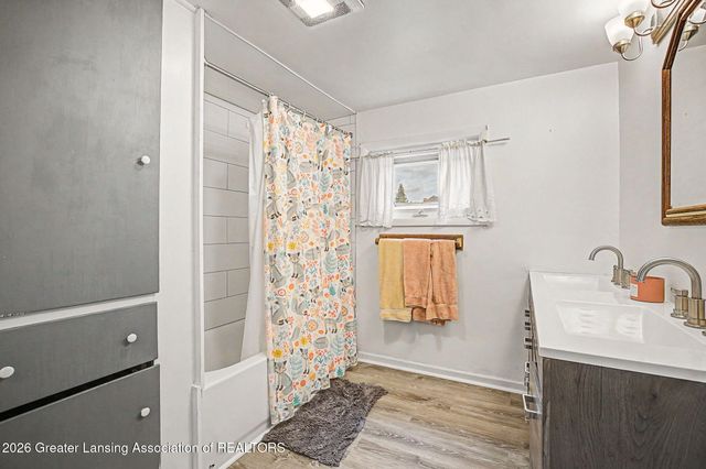 216 Rosamond Street, Lansing, MI 48912