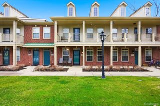 526 Red Oak Court, Walled Lake, MI 48390