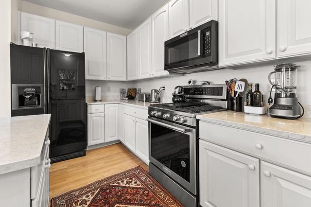 6040 Coventry Lake Drive, Hilliard, OH 43026