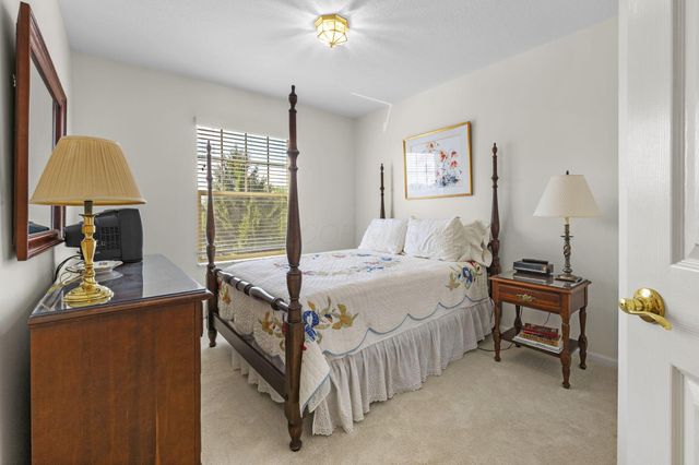 6040 Coventry Lake Drive, Hilliard, OH 43026