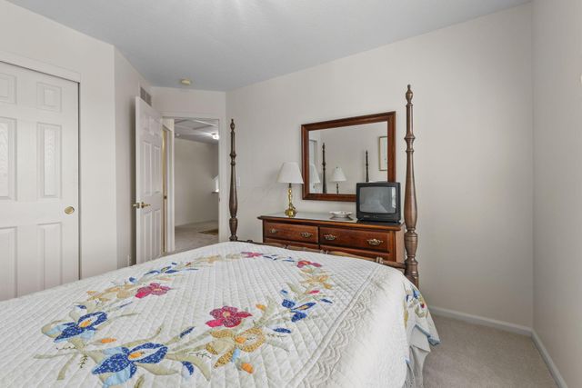 6040 Coventry Lake Drive, Hilliard, OH 43026