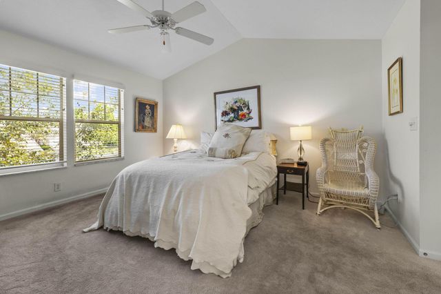 6040 Coventry Lake Drive, Hilliard, OH 43026
