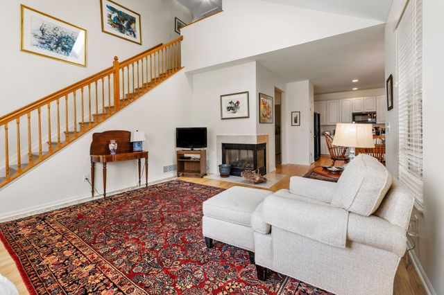 6040 Coventry Lake Drive, Hilliard, OH 43026