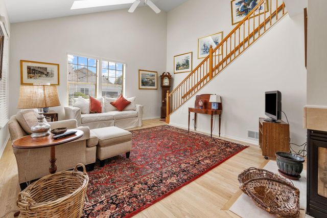 6040 Coventry Lake Drive, Hilliard, OH 43026