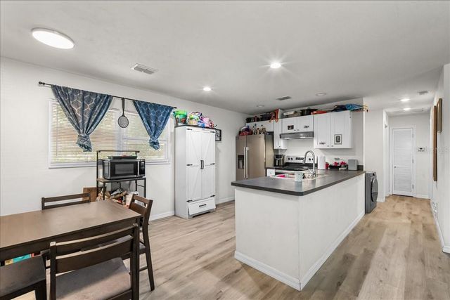 517 E MAIN STREET, Bronson, FL 32621