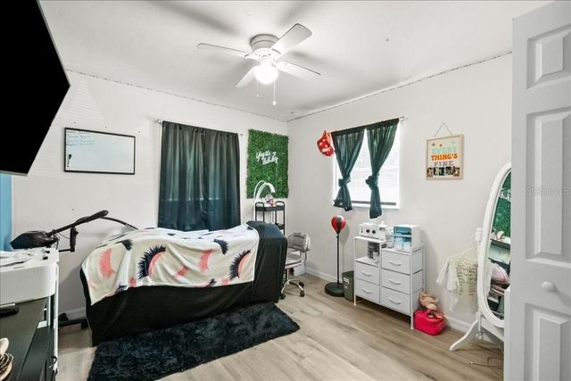 517 E MAIN STREET, Bronson, FL 32621